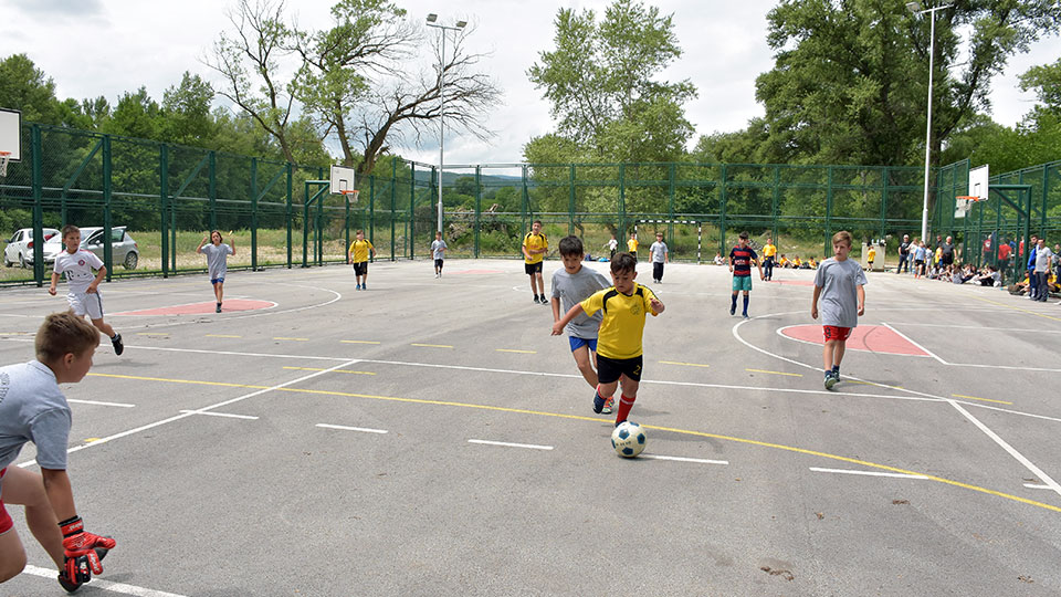 Повеќенаменско игралиште